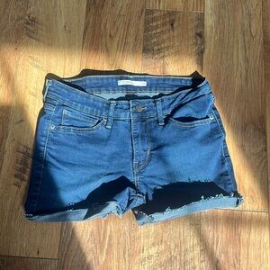VINTAGE LEVI JEAN SHORTS